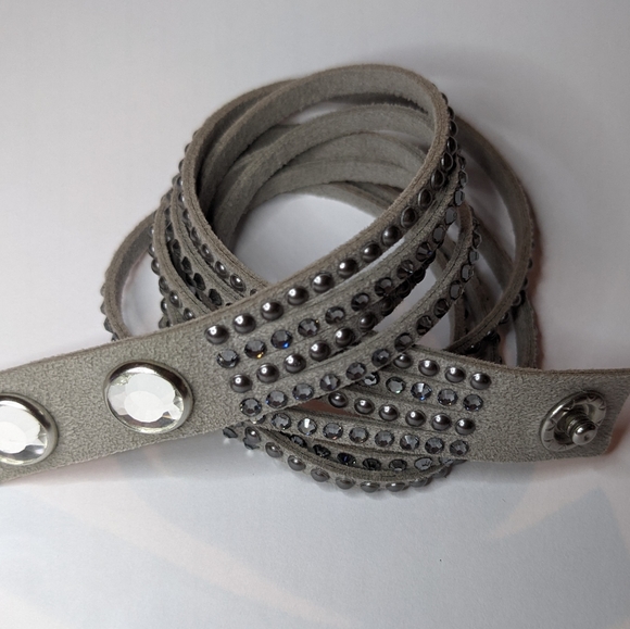 Swarovski wrap around bracelet - Picture 4 of 8
